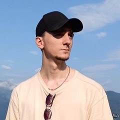 Даниил — Менеджер маркетплейсов